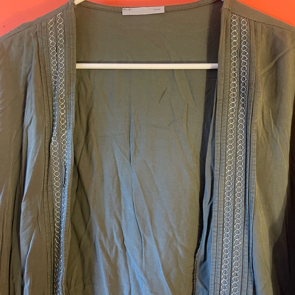 3/$15. Light weight cardigan L - Picture 2 of 6